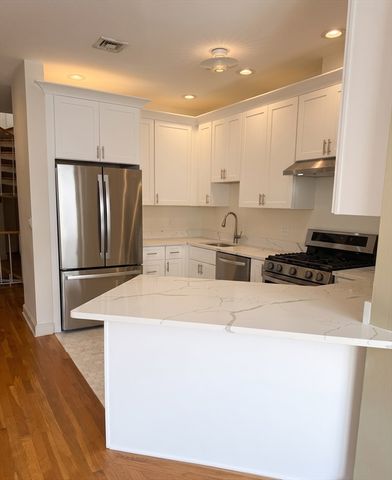 118 Trowbridge St 6, Cambridge, MA 02138
