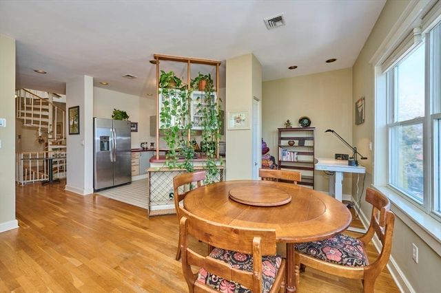 118 Trowbridge St 6, Cambridge, MA 02138