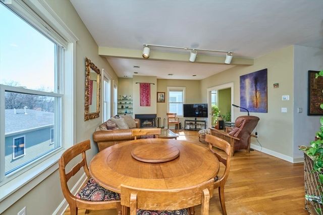 118 Trowbridge St 6, Cambridge, MA 02138