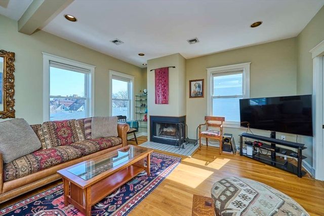 118 Trowbridge St 6, Cambridge, MA 02138