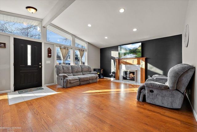 5237 Mansfield Street, Sterling Heights, MI 48310