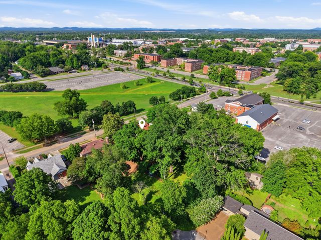 1020 E Lytle St, Murfreesboro, TN 37130