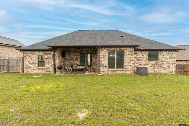 544 Wellington PI, Tyler, TX 75704