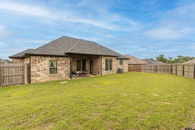 544 Wellington PI, Tyler, TX 75704