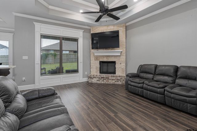 544 Wellington PI, Tyler, TX 75704