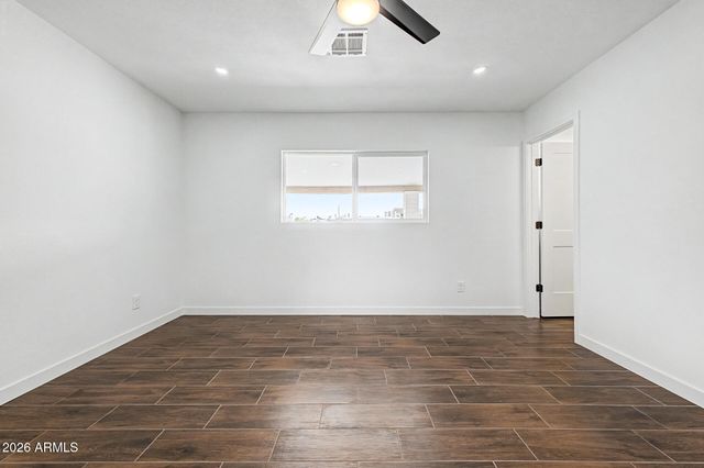 2327 E VICTORY Drive, Tempe, AZ 85288