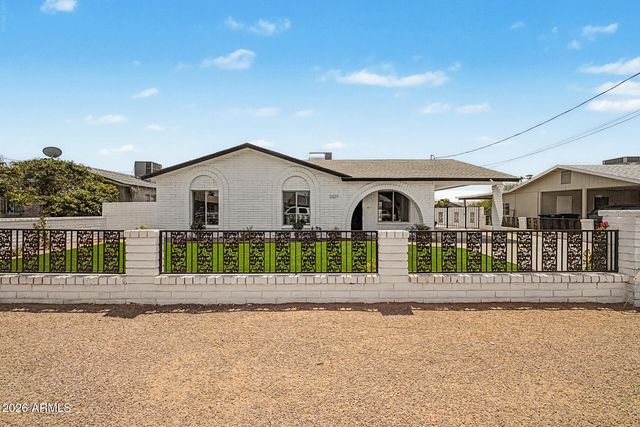 2327 E VICTORY Drive, Tempe, AZ 85288