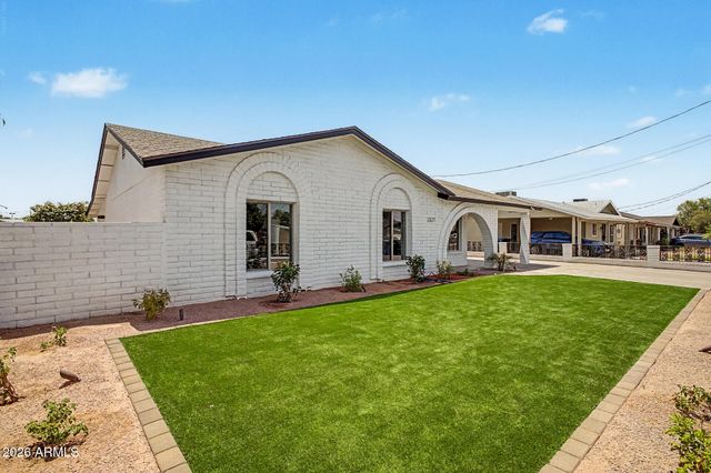 2327 E VICTORY Drive, Tempe, AZ 85288