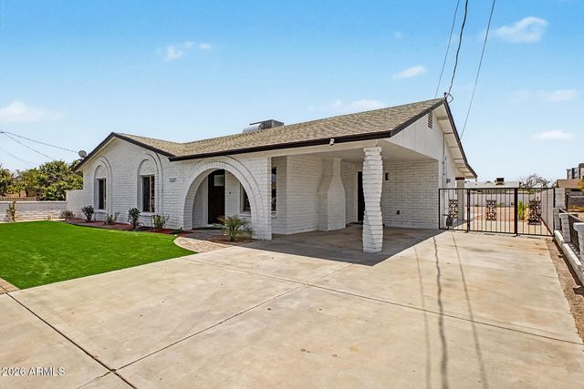 2327 E VICTORY Drive, Tempe, AZ 85288