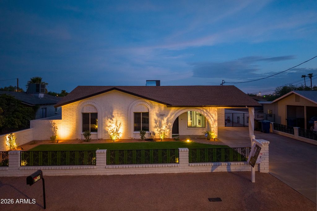 2327 E VICTORY Drive, Tempe, AZ 85288