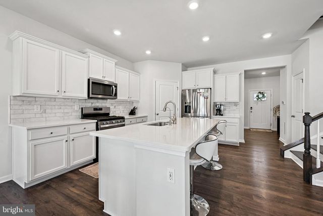 3 WESTMONT DR, Medford, NJ 08055