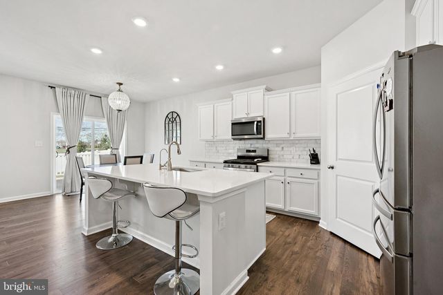 3 WESTMONT DR, Medford, NJ 08055