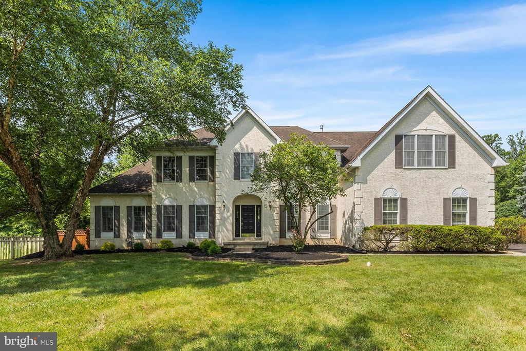 19 SARATOGA CT, Holland, PA 18966