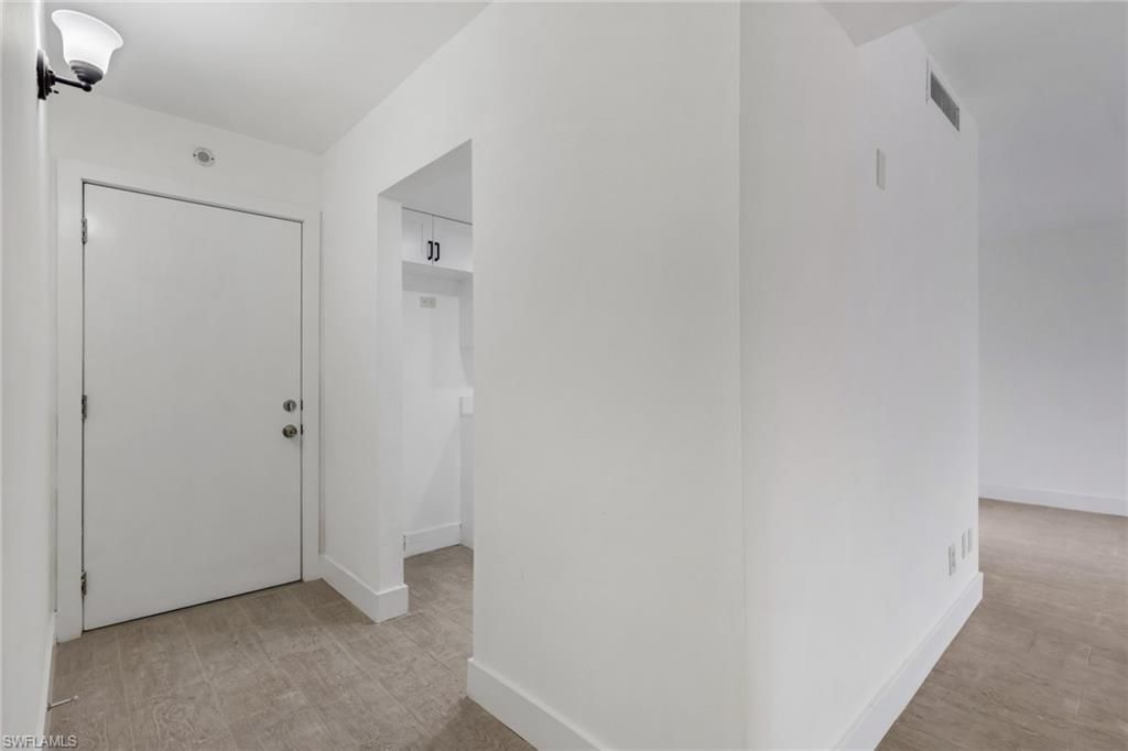 2366 E. Mall Dr Apt. 101, FORT MYERS, FL 33901 — photo 4