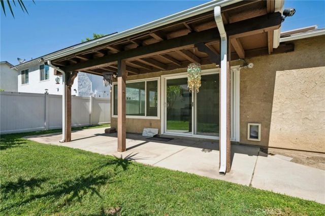 25333 Via Dona Christa, Valencia, CA 91355