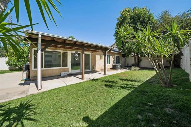 25333 Via Dona Christa, Valencia, CA 91355