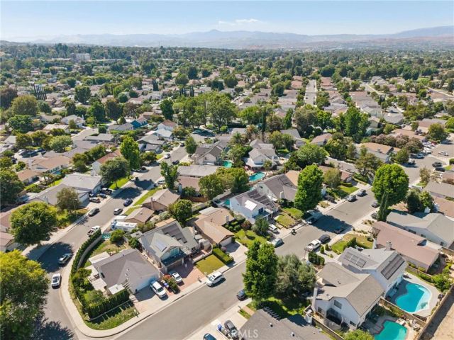 25333 Via Dona Christa, Valencia, CA 91355