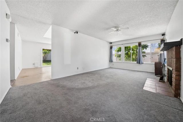 25333 Via Dona Christa, Valencia, CA 91355