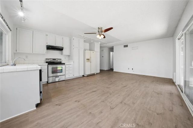 25333 Via Dona Christa, Valencia, CA 91355