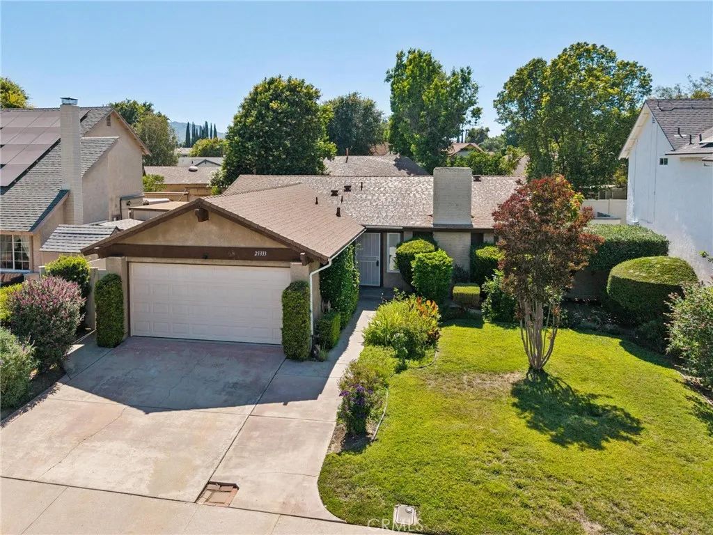 25333 Via Dona Christa, Valencia, CA 91355