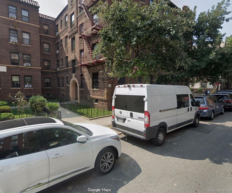 62-64 Saunders Street 4P, Rego Park, NY 11374