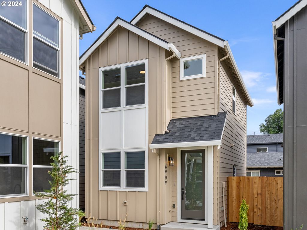 6909 N Bank St, Portland, OR 97203