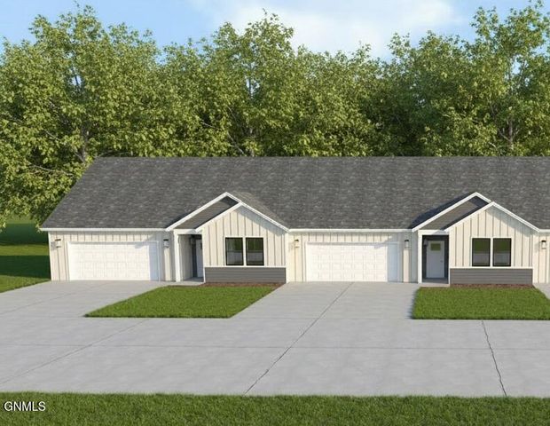 4419 Goldfinch Drive, Bismarck, ND 58503 property photo