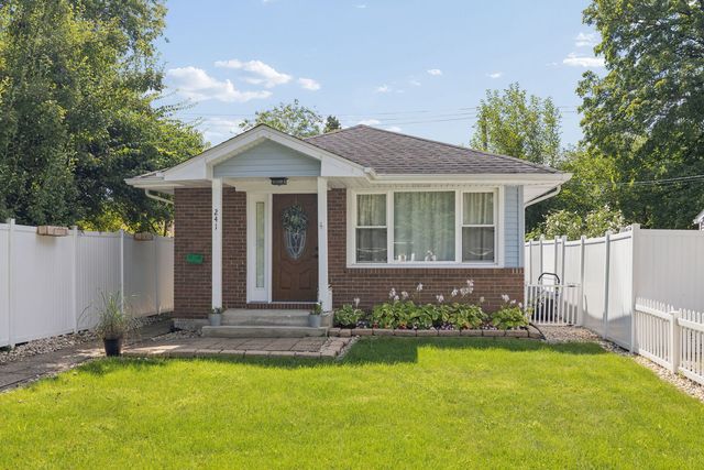 241 W Quincy Street, Westmont, IL 60559