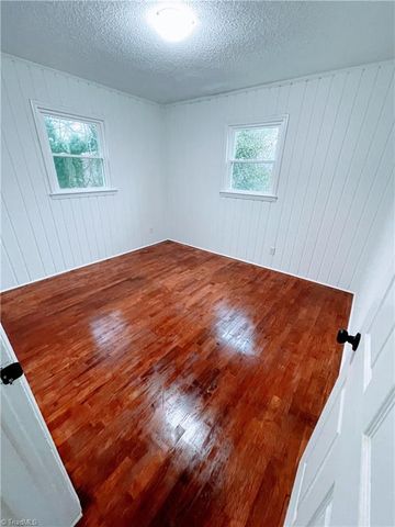 1621 E 23rd Street, Winston-salem, NC 27105