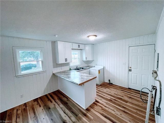 1621 E 23rd Street, Winston-salem, NC 27105