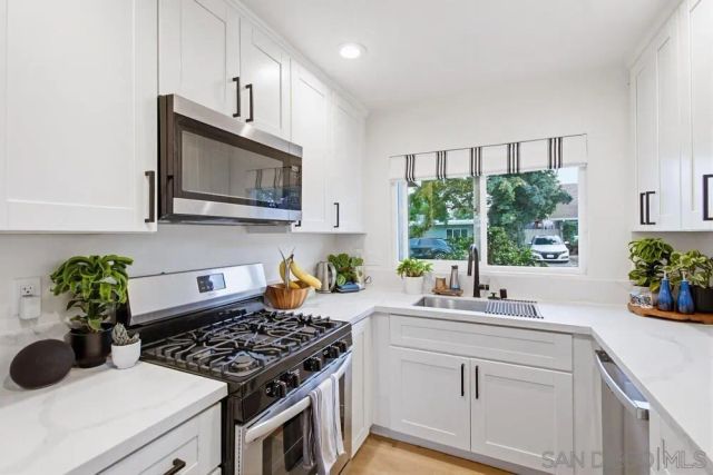 6354 Celia Vista, San Diego, CA 92115