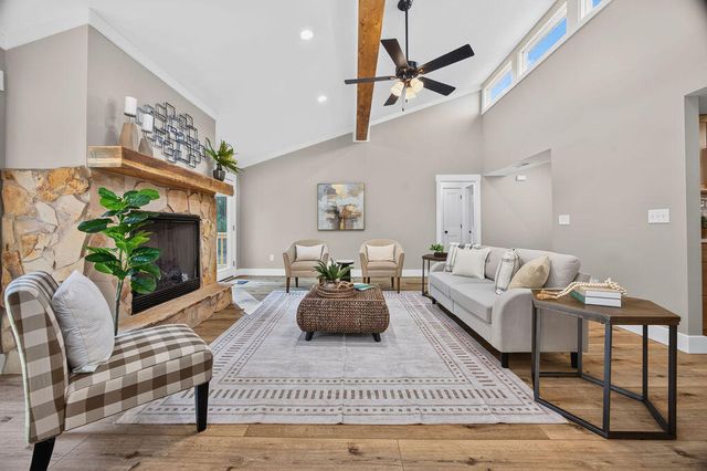2320 Collins Lane, Soddy Daisy, TN 37379