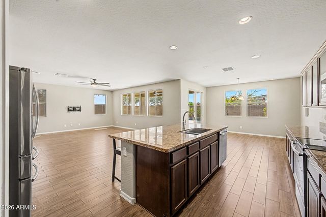 9854 W SANDS Drive, Peoria, AZ 85383