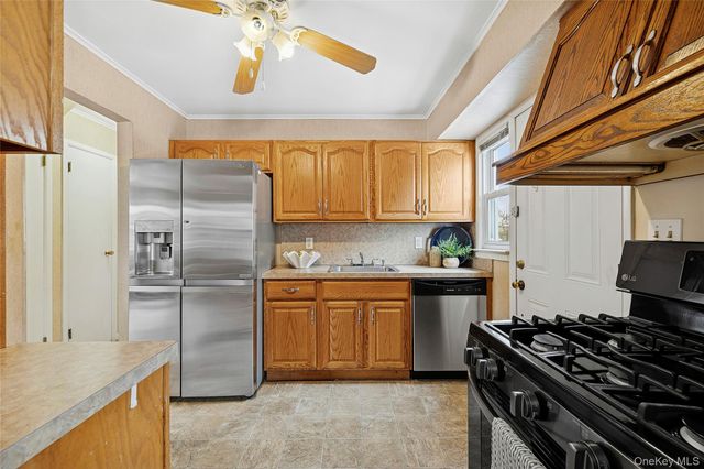 136 3rd Street, New Hyde Park, NY 11040