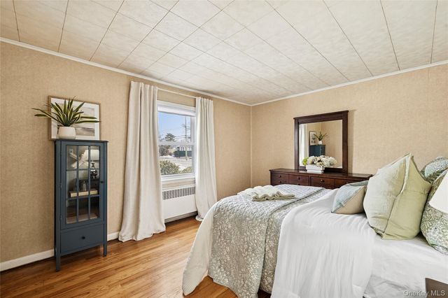 136 3rd Street, New Hyde Park, NY 11040