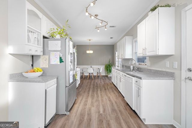 1028 Deer Hollow Drive, Woodstock, GA 30189