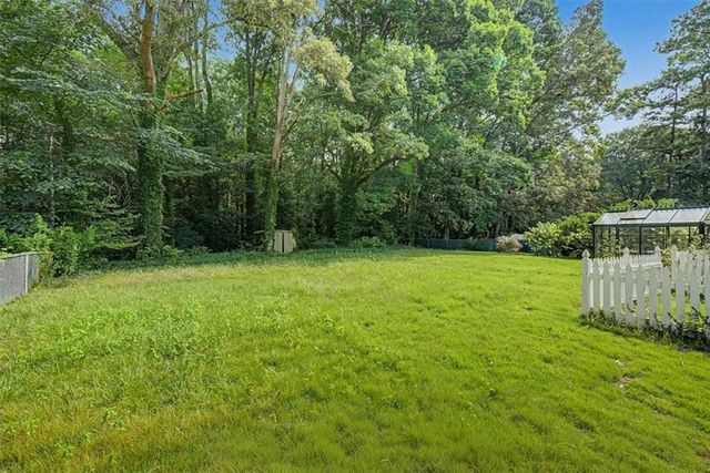 134 Larose Circle SE, Marietta, GA 30060