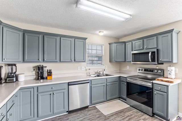 104 Windmill Court, Warner Robins, GA 31088