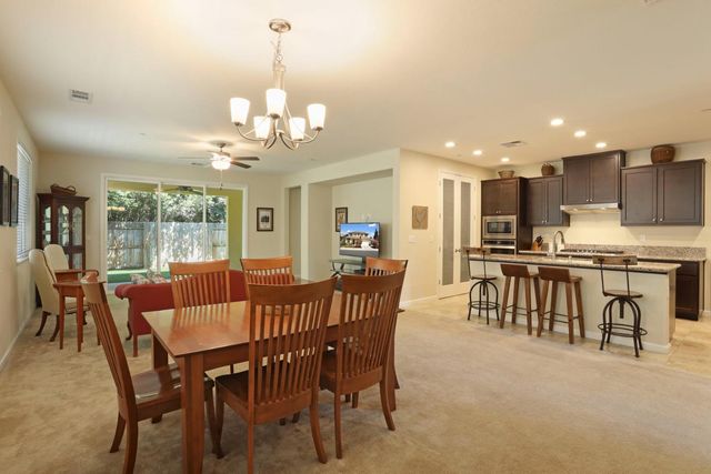 827 River Pointe Cir, Oakdale, CA 95361
