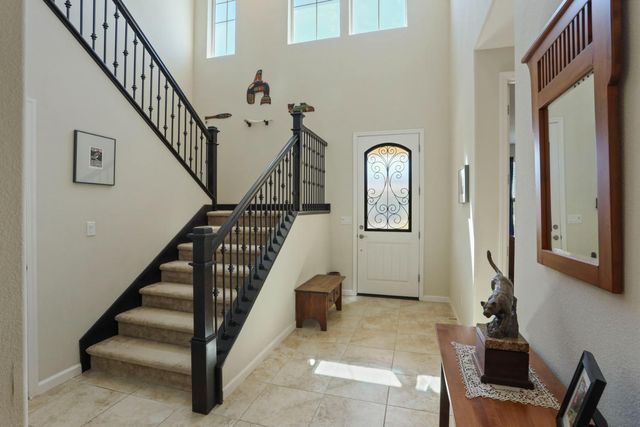 827 River Pointe Cir, Oakdale, CA 95361