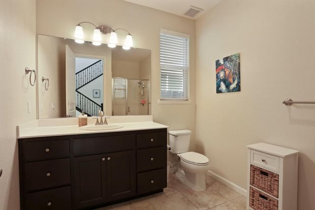 827 River Pointe Cir, Oakdale, CA 95361