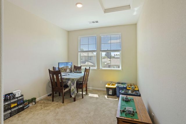 827 River Pointe Cir, Oakdale, CA 95361