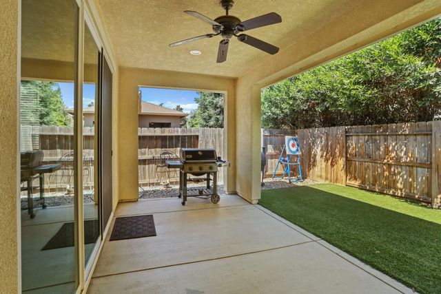 827 River Pointe Cir, Oakdale, CA 95361