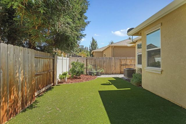 827 River Pointe Cir, Oakdale, CA 95361