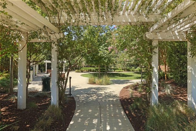 827 River Pointe Cir, Oakdale, CA 95361