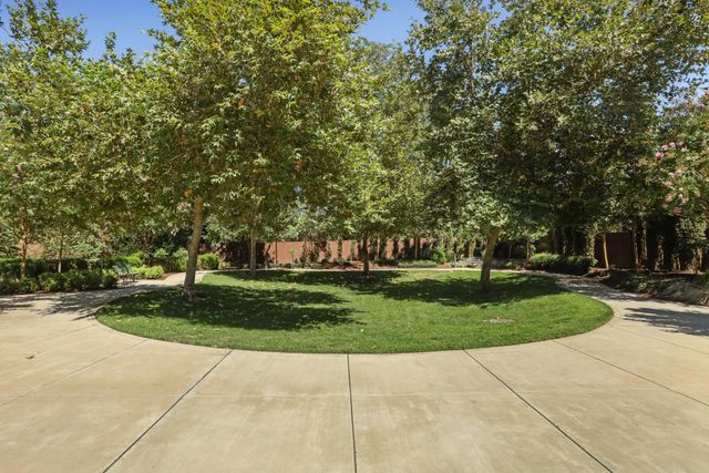 827 River Pointe Cir, Oakdale, CA 95361