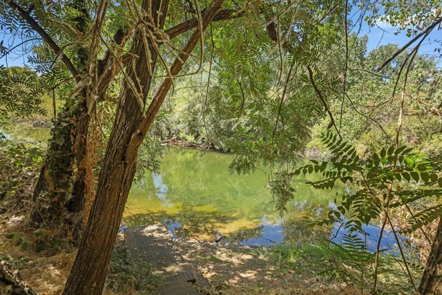 827 River Pointe Cir, Oakdale, CA 95361