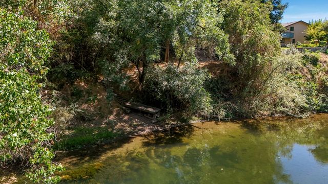 827 River Pointe Cir, Oakdale, CA 95361