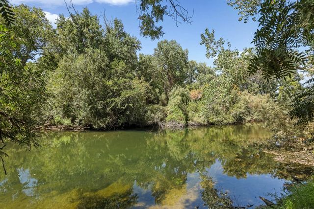 827 River Pointe Cir, Oakdale, CA 95361