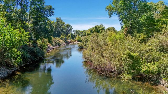 827 River Pointe Cir, Oakdale, CA 95361